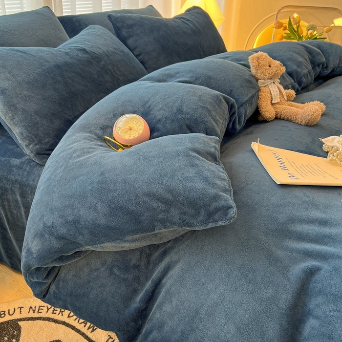 91家纺网 家纺一手货源 找家纺 悦织湾家纺 2025新款简约纯色牛奶绒四件套条纹轻奢时尚冬季加厚保暖床上用品学生宿舍三四件套 牛奶绒-宝兰