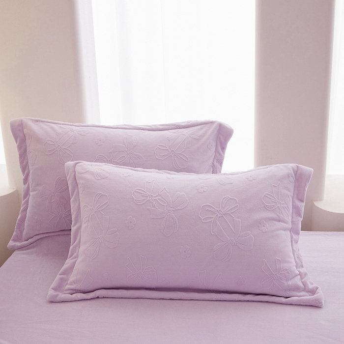 91家纺网 家纺一手货源 找家纺 亿梵 2025秋冬新款A类全消光牛奶绒立体5D雕花绒四件套 蝴蝶结-新媚紫