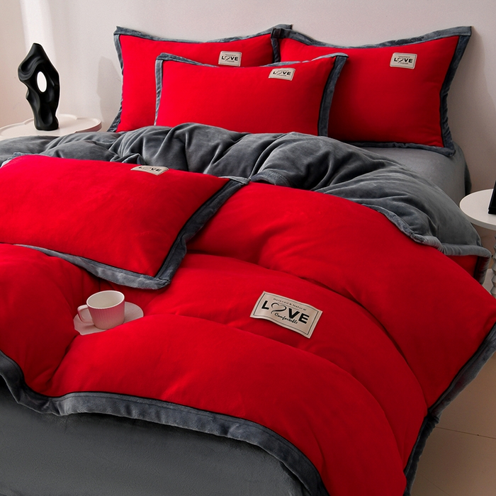 91家纺网 家纺一手货源 找家纺 馨梦缘-2025新款牛奶绒四件套 大红+深灰