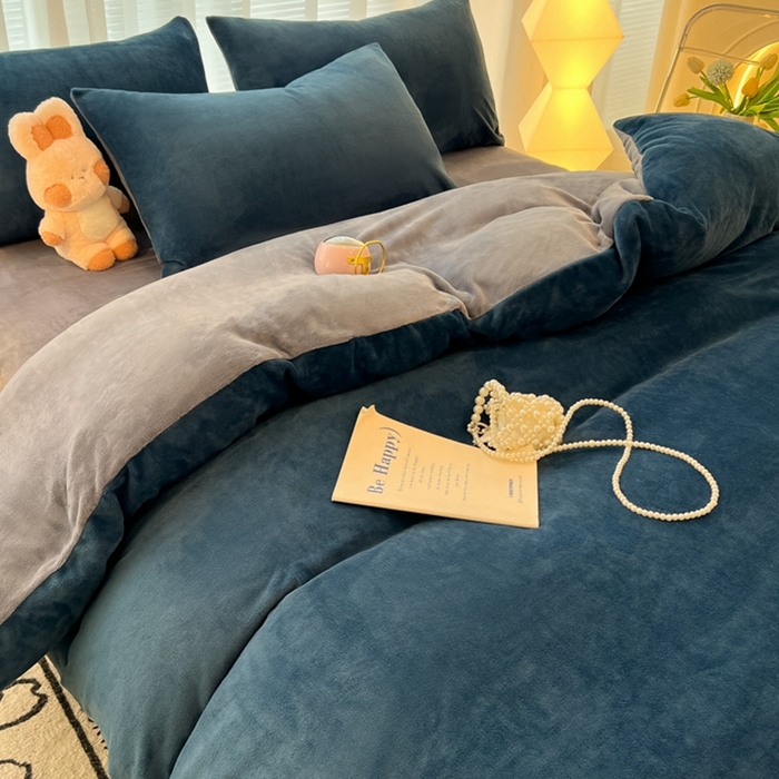 91家纺网 家纺一手货源 找家纺 悦织湾家纺 2025新款简约纯色牛奶绒四件套条纹轻奢时尚冬季加厚保暖床上用品学生宿舍三四件套 牛奶绒-宝兰+浅灰