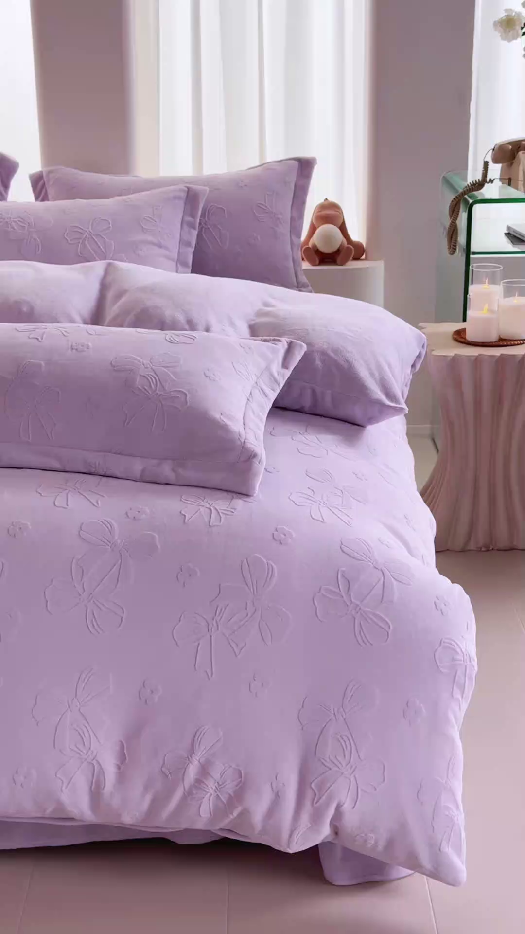 91家纺网 家纺一手货源 找家纺 亿梵 2025秋冬新款A类全消光牛奶绒立体5D雕花绒四件套 蝴蝶结-新媚紫