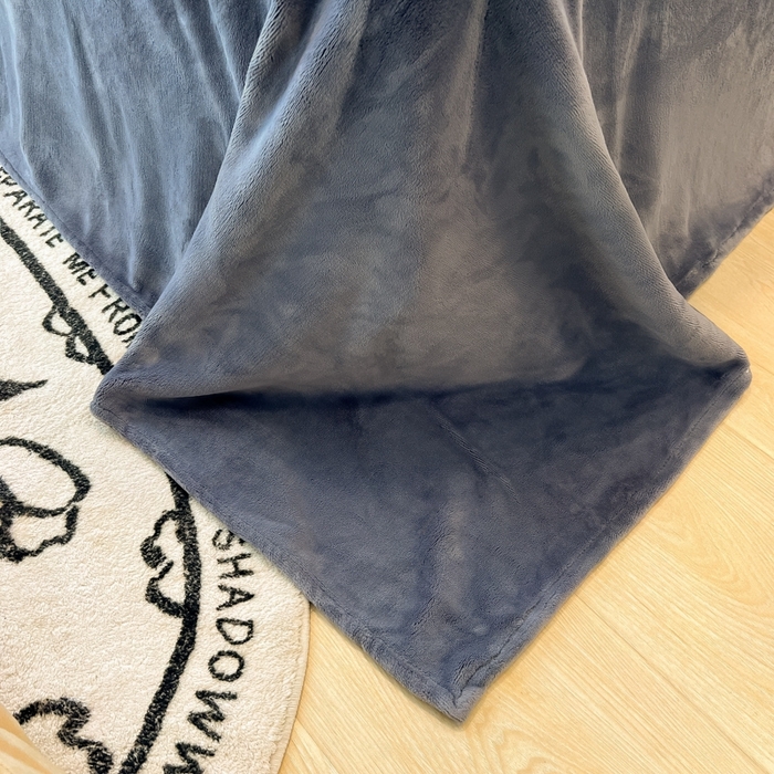 91家纺网 家纺一手货源 找家纺 悦织湾家纺 2025新款简约纯色牛奶绒四件套条纹轻奢时尚冬季加厚保暖床上用品学生宿舍三四件套 牛奶绒-宝兰+浅灰