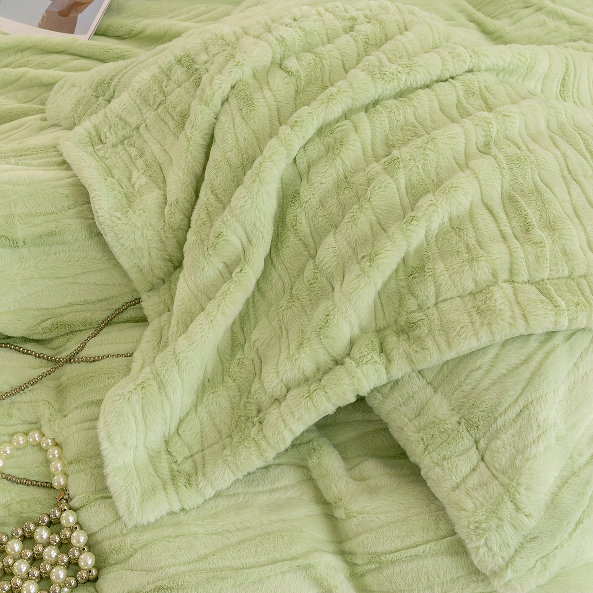 91家纺网 家纺一手货源 找家纺 绒博士 2025新款兔毛绒宽边款四件套--云朵奇遇系列 云朵奇遇-绿色