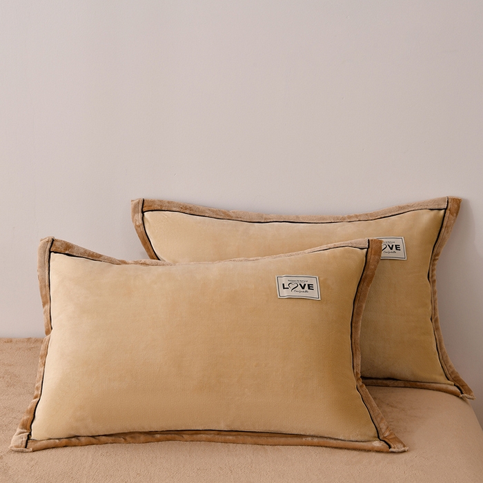 91家纺网 家纺一手货源 找家纺 馨梦缘-2025新款牛奶绒四件套 米驼+深驼