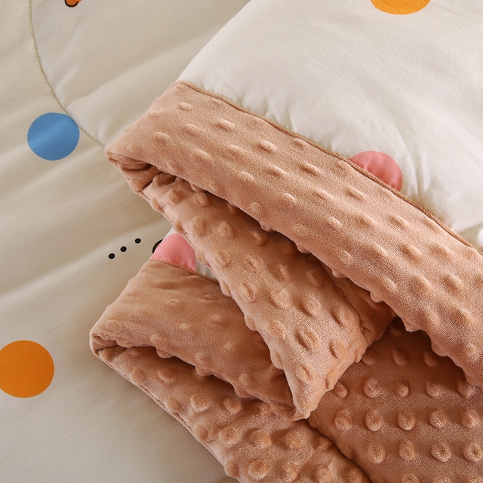 91家纺网 家纺一手货源 找家纺 欧朵 2025新款A类水洗棉豆豆绒被子冬被大豆被芯春秋被冬被 幼儿园 学生宿舍 四季被空调被子卡皮巴拉