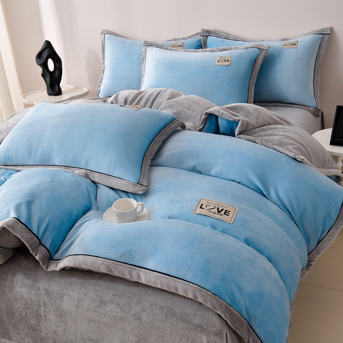 91家纺网 家纺一手货源 找家纺 馨梦缘-2025新款牛奶绒四件套 天空蓝+浅灰