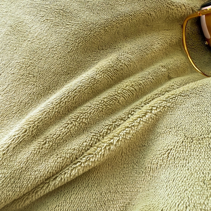 91家纺网 家纺一手货源 找家纺 悦织湾家纺 2025新款简约纯色牛奶绒四件套条纹轻奢时尚冬季加厚保暖床上用品学生宿舍三四件套 牛奶绒-抹茶