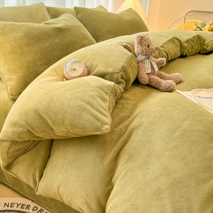 91家纺网 家纺一手货源 找家纺 悦织湾家纺 2025新款简约纯色牛奶绒四件套条纹轻奢时尚冬季加厚保暖床上用品学生宿舍三四件套 牛奶绒-抹茶