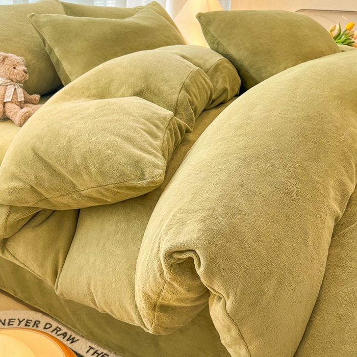 91家纺网 家纺一手货源 找家纺 悦织湾家纺 2025新款简约纯色牛奶绒四件套条纹轻奢时尚冬季加厚保暖床上用品学生宿舍三四件套 牛奶绒-抹茶