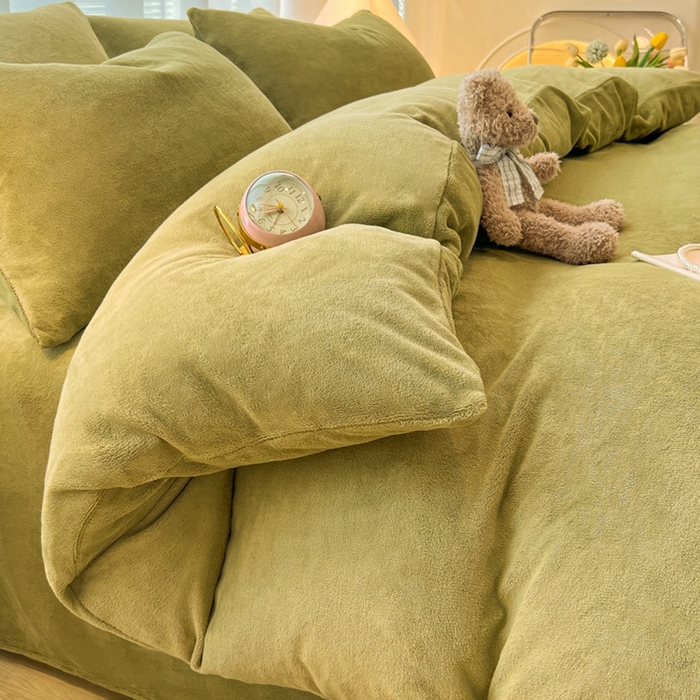 91家纺网 家纺一手货源 找家纺 悦织湾家纺 2025新款简约纯色牛奶绒四件套条纹轻奢时尚冬季加厚保暖床上用品学生宿舍三四件套 牛奶绒-抹茶