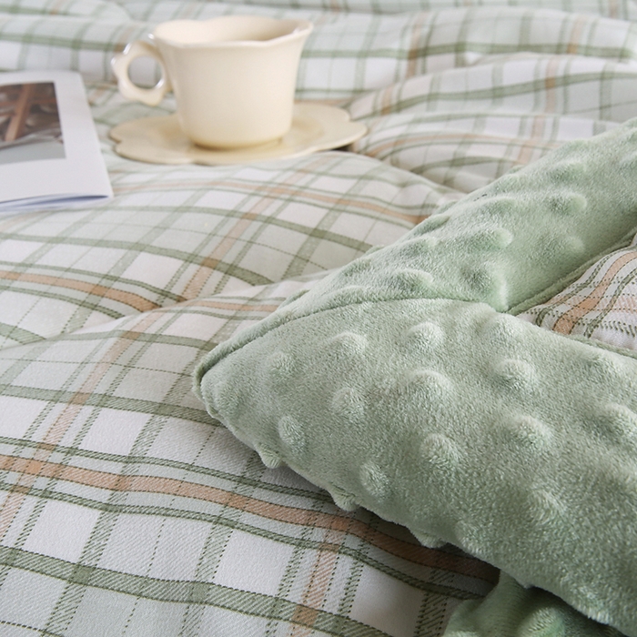 91家纺网 家纺一手货源 找家纺 欧朵 2025新款A类水洗棉豆豆绒被子冬被大豆被芯春秋被冬被 幼儿园 学生宿舍 四季被空调被子绿大格