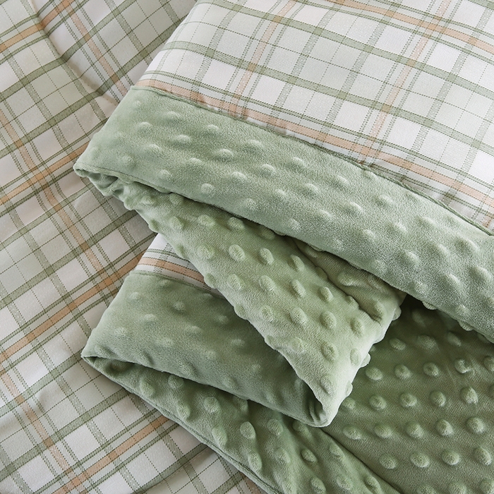 91家纺网 家纺一手货源 找家纺 欧朵 2025新款A类水洗棉豆豆绒被子冬被大豆被芯春秋被冬被 幼儿园 学生宿舍 四季被空调被子绿大格