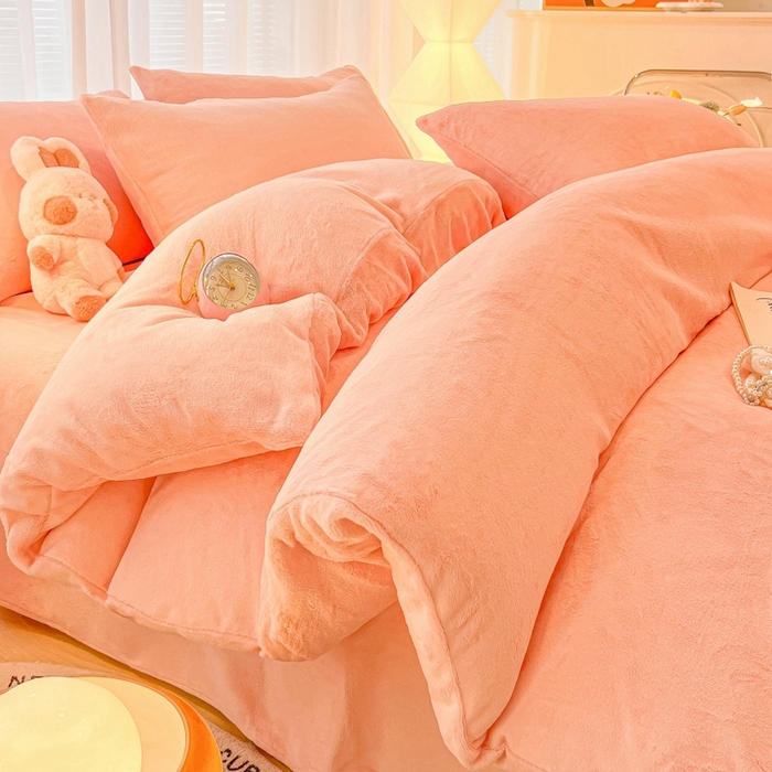 91家纺网 家纺一手货源 找家纺 悦织湾家纺 2025新款简约纯色牛奶绒四件套条纹轻奢时尚冬季加厚保暖床上用品学生宿舍三四件套 牛奶绒-浅粉