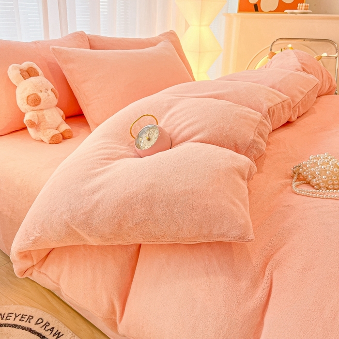 91家纺网 家纺一手货源 找家纺 悦织湾家纺 2025新款简约纯色牛奶绒四件套条纹轻奢时尚冬季加厚保暖床上用品学生宿舍三四件套 牛奶绒-浅粉