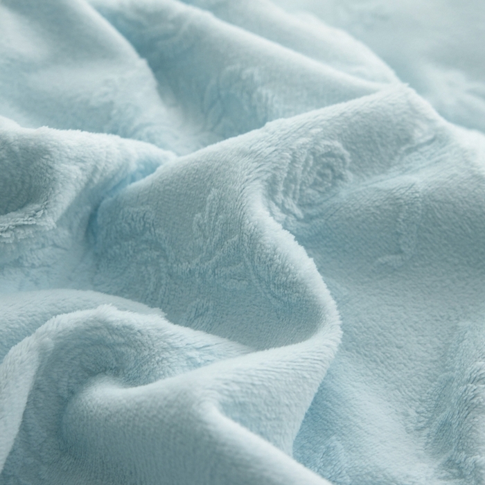 91家纺网 家纺一手货源 找家纺 亿梵 2025秋冬新款A类全消光牛奶绒立体5D雕花绒四件套 花野漫峪-天空蓝