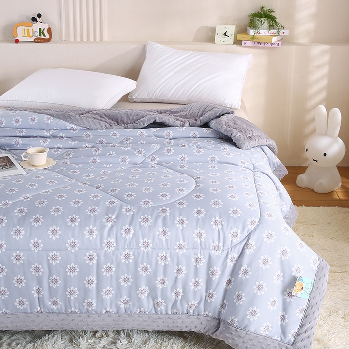 91家纺网 家纺一手货源 找家纺 欧朵 2025新款A类水洗棉豆豆绒被子冬被大豆被芯春秋被冬被 幼儿园 学生宿舍 四季被空调被子朴雅