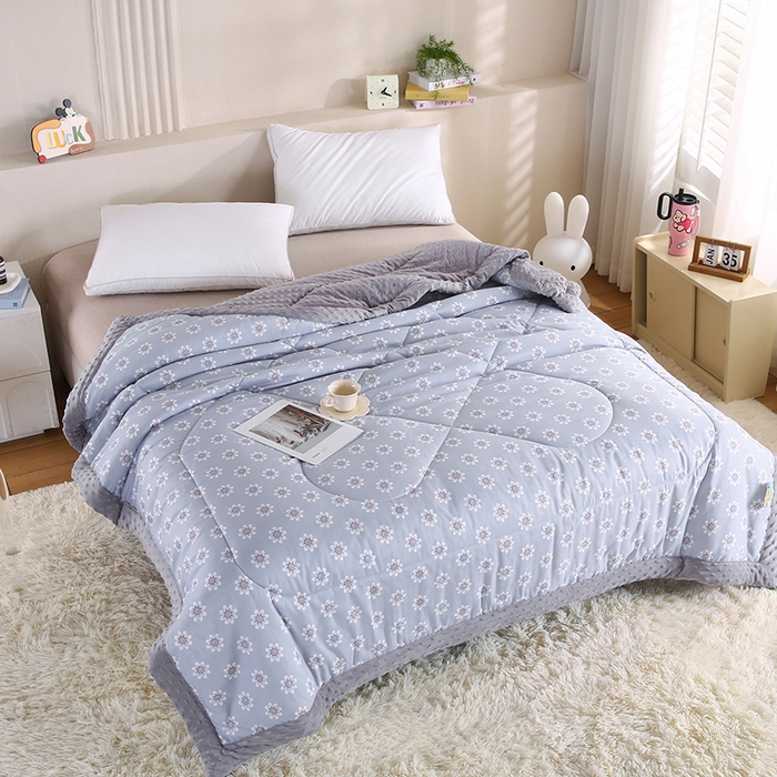 91家纺网 家纺一手货源 找家纺 欧朵 2025新款A类水洗棉豆豆绒被子冬被大豆被芯春秋被冬被 幼儿园 学生宿舍 四季被空调被子朴雅