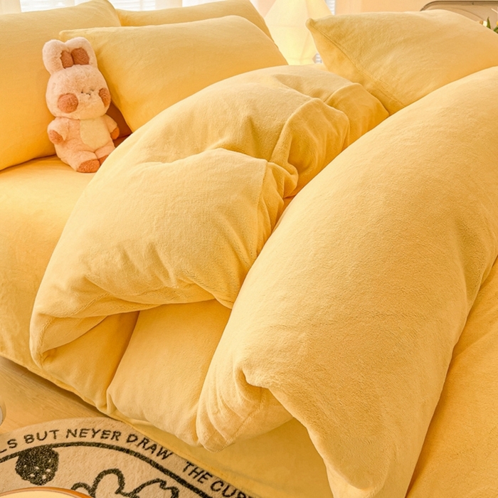 91家纺网 家纺一手货源 找家纺 悦织湾家纺 2025新款简约纯色牛奶绒四件套条纹轻奢时尚冬季加厚保暖床上用品学生宿舍三四件套 牛奶绒-浅黄