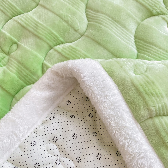 91家纺网 家纺一手货源 找家纺 （总）麒东家纺 2025新款牛奶绒睫毛绒条纹提花夹棉床垫