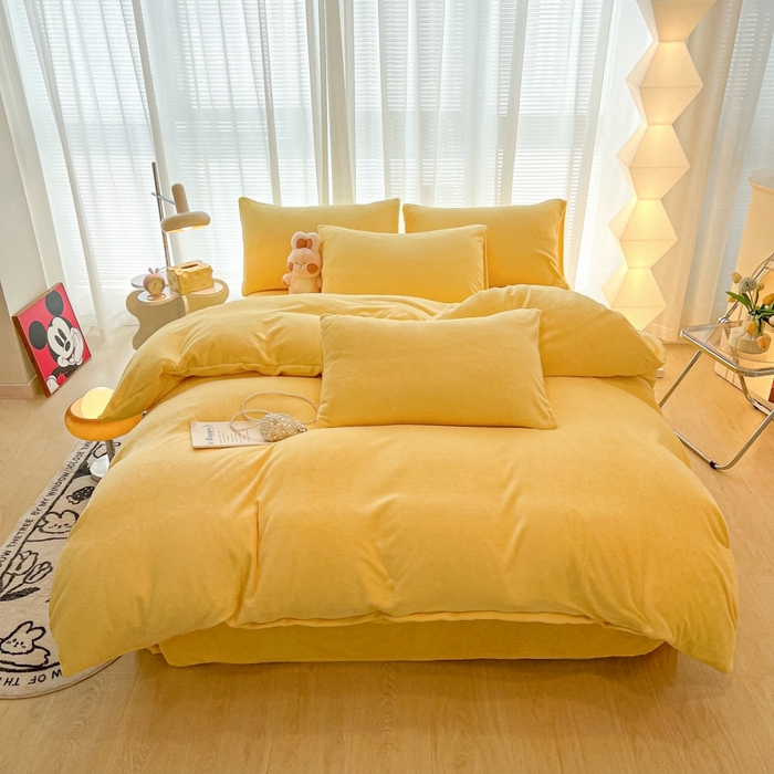 91家纺网 家纺一手货源 找家纺 悦织湾家纺 2025新款简约纯色牛奶绒四件套条纹轻奢时尚冬季加厚保暖床上用品学生宿舍三四件套 牛奶绒-浅黄