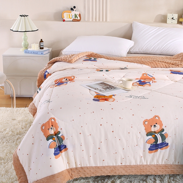 91家纺网 家纺一手货源 找家纺 欧朵 2025新款A类水洗棉豆豆绒被子冬被大豆被芯春秋被冬被 幼儿园 学生宿舍 四季被空调被子清新小熊