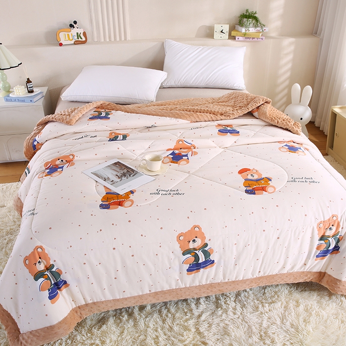 91家纺网 家纺一手货源 找家纺 欧朵 2025新款A类水洗棉豆豆绒被子冬被大豆被芯春秋被冬被 幼儿园 学生宿舍 四季被空调被子清新小熊