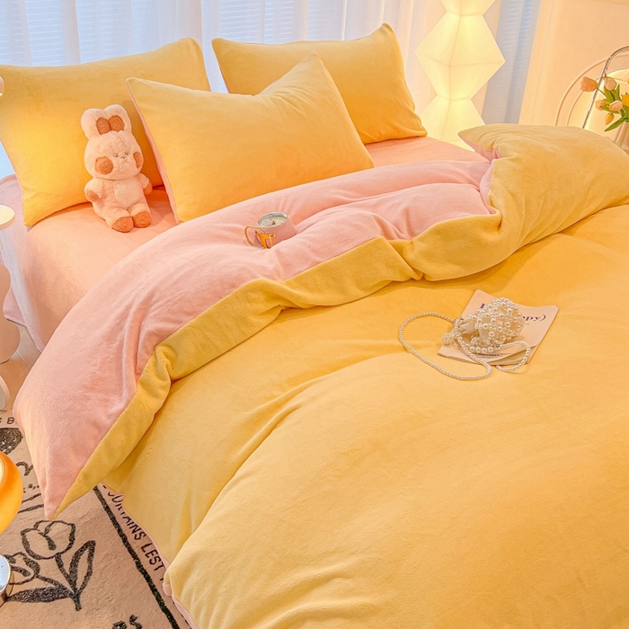 91家纺网 家纺一手货源 找家纺 悦织湾家纺 2025新款简约纯色牛奶绒四件套条纹轻奢时尚冬季加厚保暖床上用品学生宿舍三四件套 牛奶绒-浅黄+浅粉