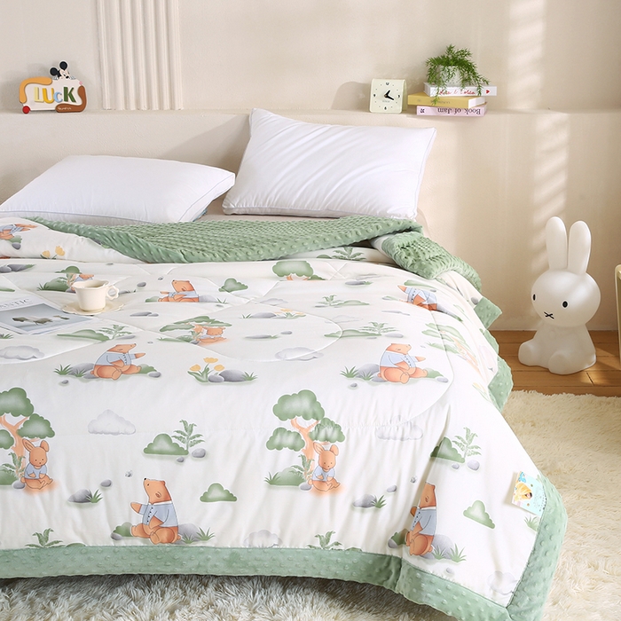 91家纺网 家纺一手货源 找家纺 欧朵 2025新款A类水洗棉豆豆绒被子冬被大豆被芯春秋被冬被 幼儿园 学生宿舍 四季被空调被子森林小熊