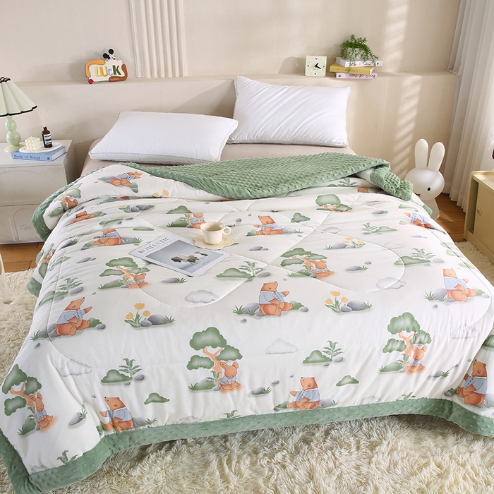 91家纺网 家纺一手货源 找家纺 欧朵 2025新款A类水洗棉豆豆绒被子冬被大豆被芯春秋被冬被 幼儿园 学生宿舍 四季被空调被子森林小熊