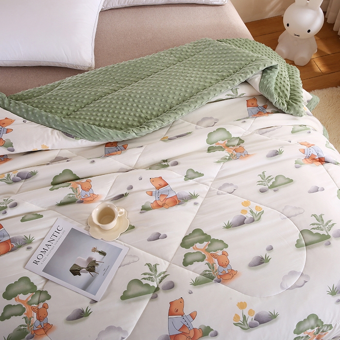 91家纺网 家纺一手货源 找家纺 欧朵 2025新款A类水洗棉豆豆绒被子冬被大豆被芯春秋被冬被 幼儿园 学生宿舍 四季被空调被子森林小熊