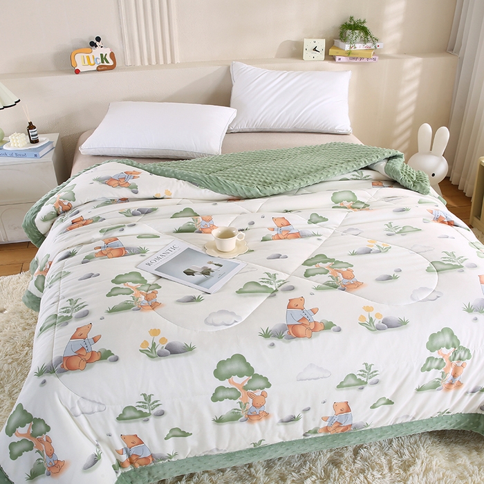 91家纺网 家纺一手货源 找家纺 欧朵 2025新款A类水洗棉豆豆绒被子冬被大豆被芯春秋被冬被 幼儿园 学生宿舍 四季被空调被子森林小熊