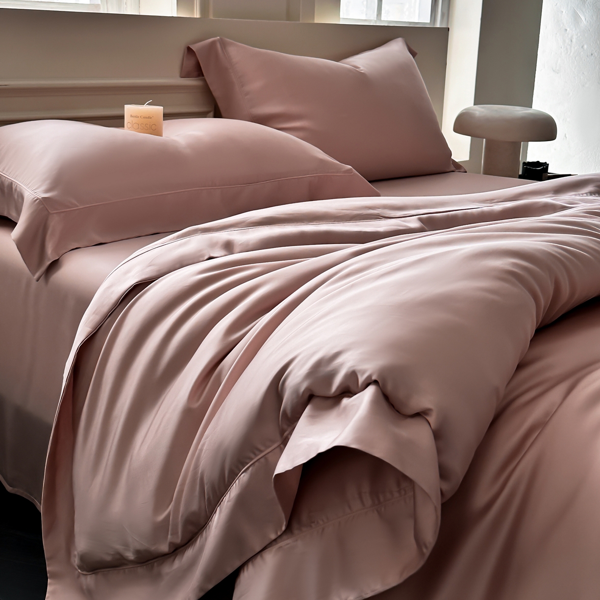 91家纺网 家纺一手货源 找家纺 安妮家居 2025新款100S长绒棉贡缎纯色四件套 蔷薇粉