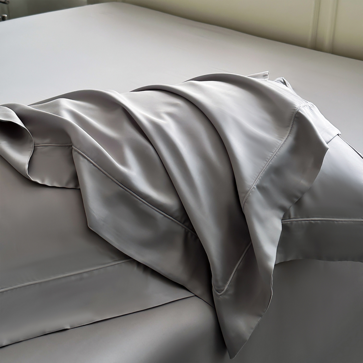 91家纺网 家纺一手货源 找家纺 安妮家居 2025新款100S长绒棉贡缎纯色四件套 胧月灰