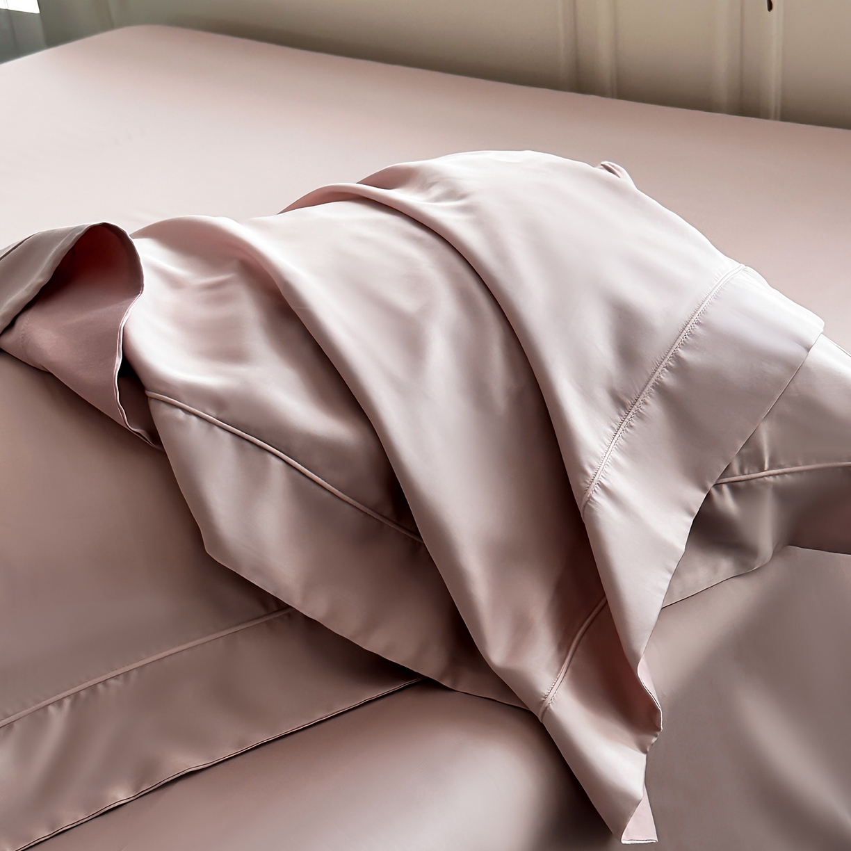 91家纺网 家纺一手货源 找家纺 安妮家居 2025新款100S长绒棉贡缎纯色四件套 蔷薇粉