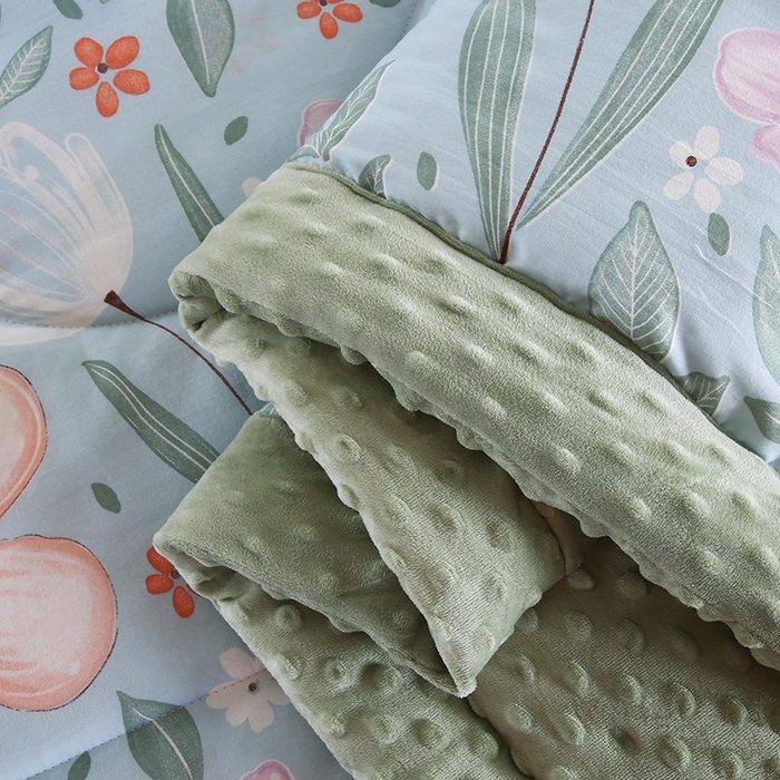 91家纺网 家纺一手货源 找家纺 欧朵 2025新款A类水洗棉豆豆绒被子冬被大豆被芯春秋被冬被 幼儿园 学生宿舍 四季被空调被子十里春风