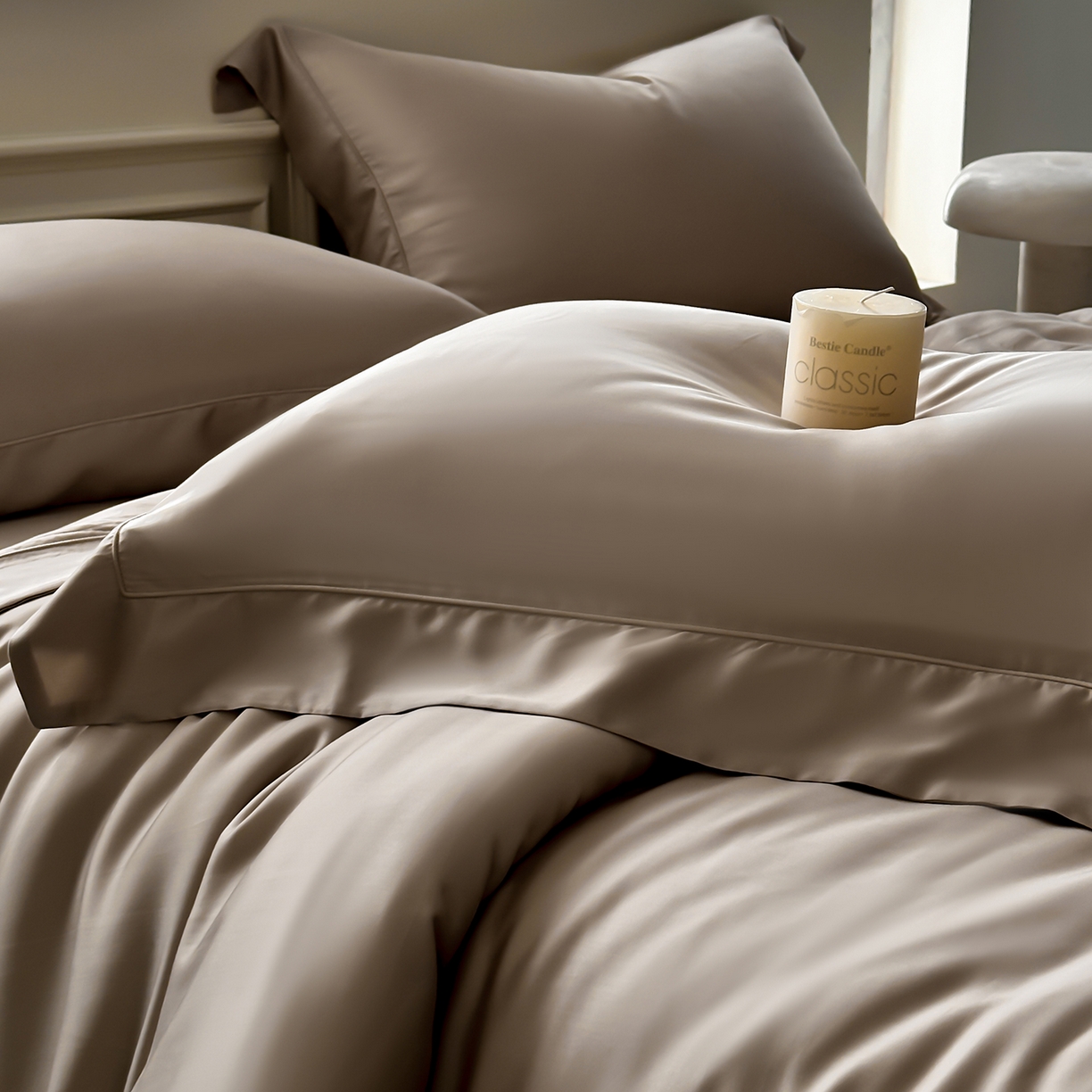 91家纺网 家纺一手货源 找家纺 安妮家居 2025新款100S长绒棉贡缎纯色四件套 砂砾咖