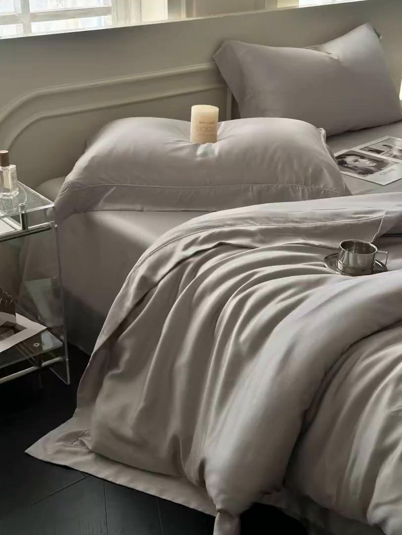 91家纺网 家纺一手货源 找家纺 安妮家居 2025新款100S长绒棉贡缎纯色四件套 胧月灰
