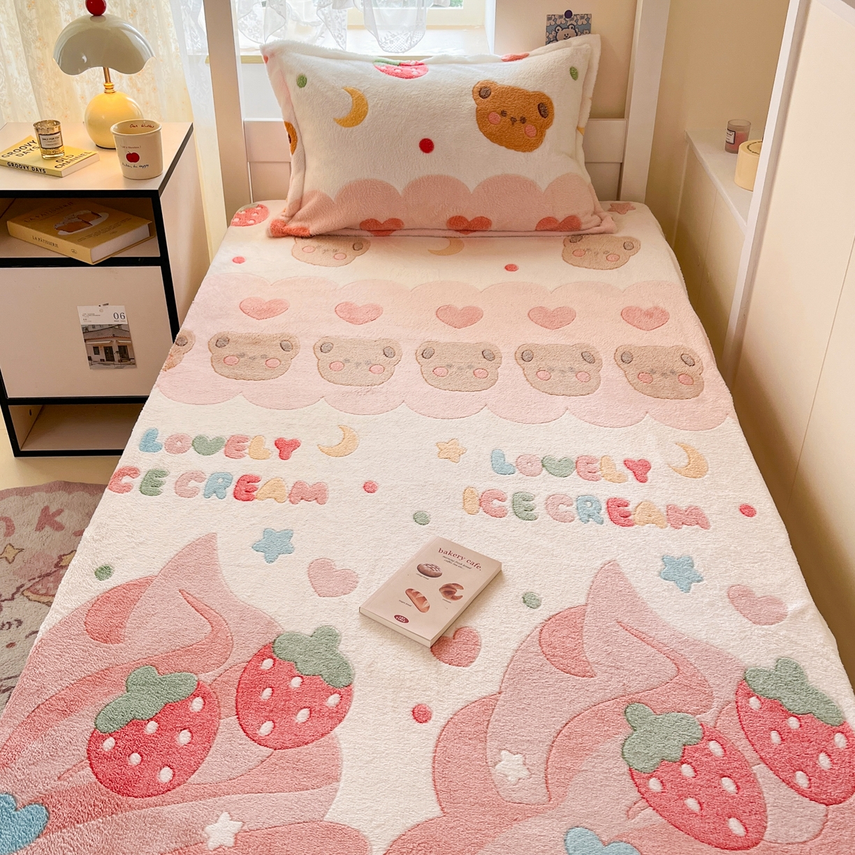 91家纺网 家纺一手货源 找家纺 川悦生活 2025新款雪花绒宿舍单床笠 床笠冰激凌熊