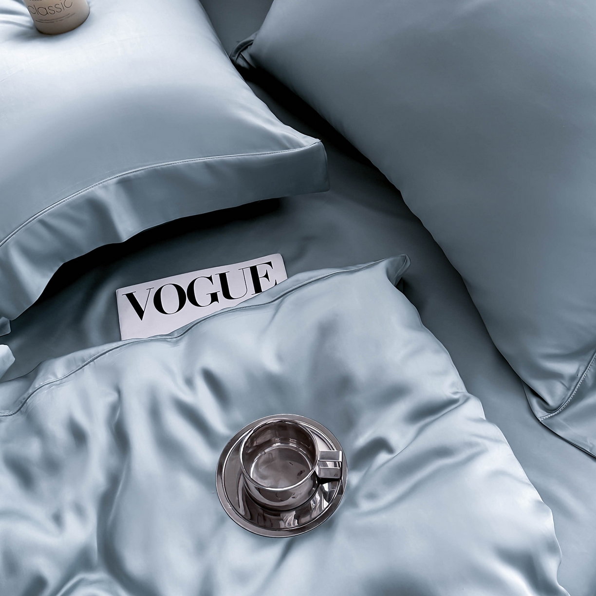 91家纺网 家纺一手货源 找家纺 安妮家居 2025新款100S长绒棉贡缎纯色四件套 水漾蓝