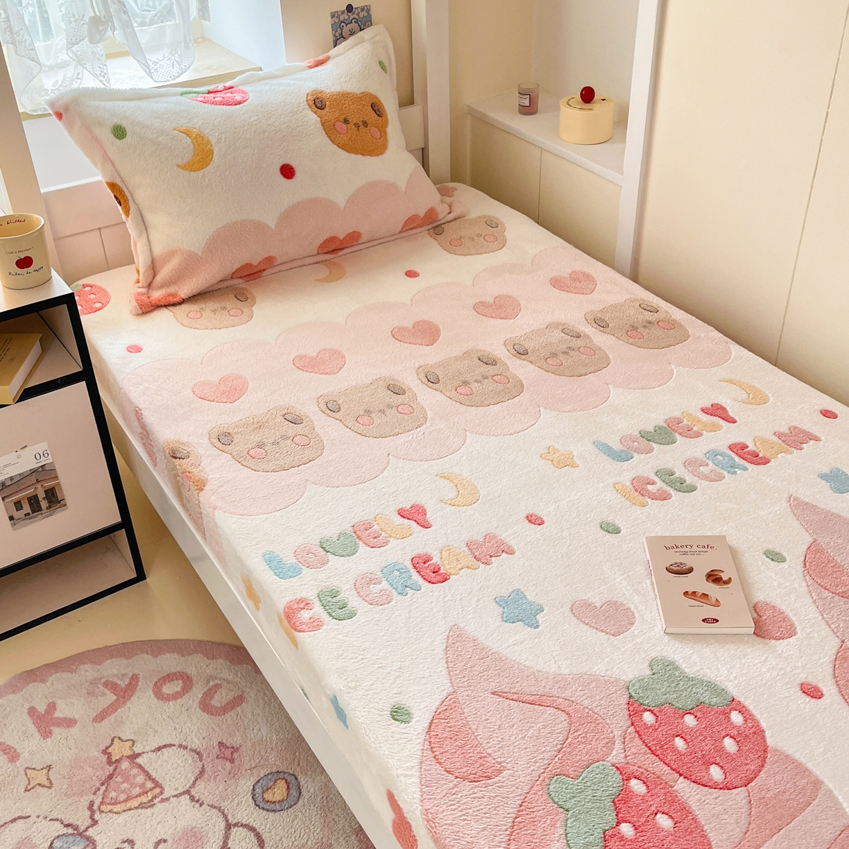 91家纺网 家纺一手货源 找家纺 川悦生活 2025新款雪花绒宿舍单床笠 床笠冰激凌熊