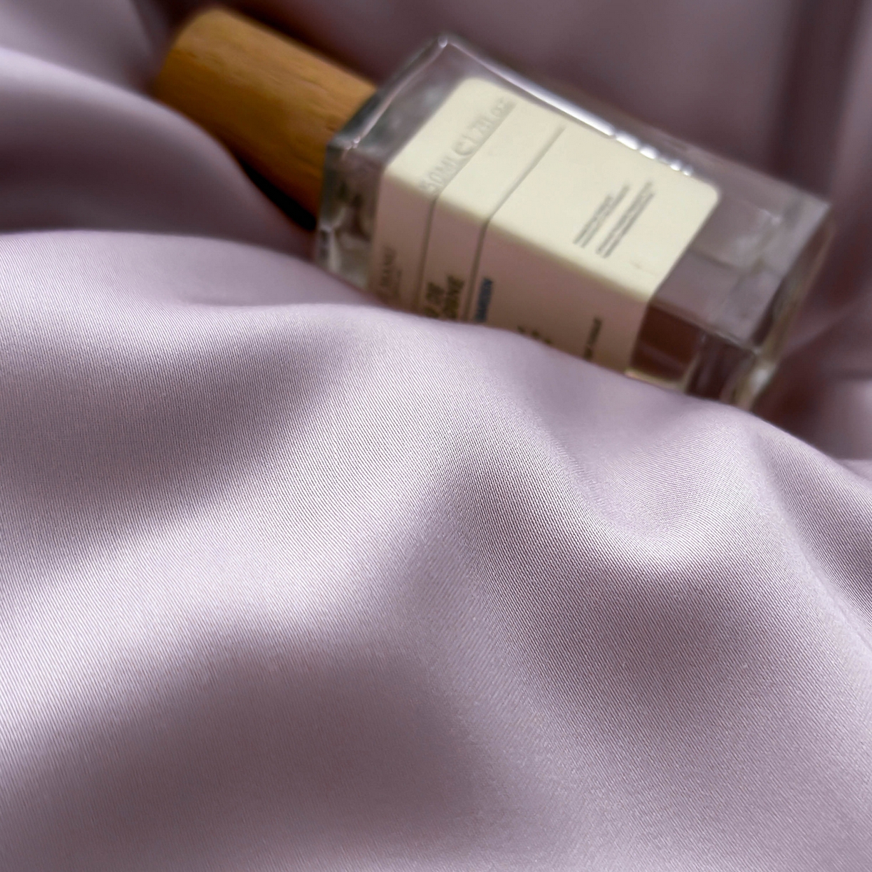 91家纺网 家纺一手货源 找家纺 安妮家居 2025新款100S长绒棉贡缎纯色四件套 柔缦紫