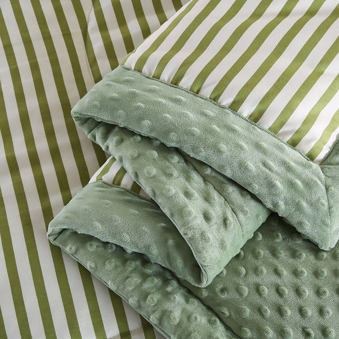 91家纺网 家纺一手货源 找家纺 欧朵 2025新款A类水洗棉豆豆绒被子冬被大豆被芯春秋被冬被 幼儿园 学生宿舍 四季被空调被子甜辣风-抹绿条