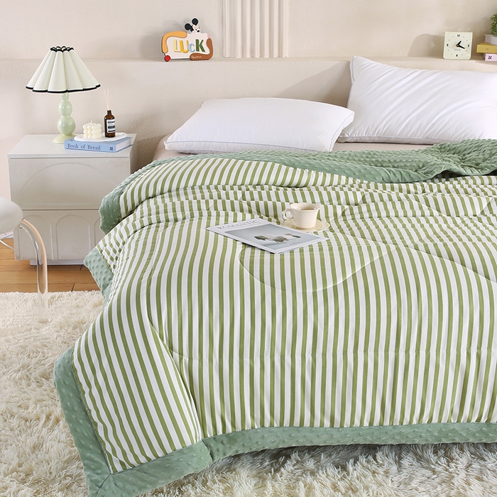 91家纺网 家纺一手货源 找家纺 欧朵 2025新款A类水洗棉豆豆绒被子冬被大豆被芯春秋被冬被 幼儿园 学生宿舍 四季被空调被子甜辣风-抹绿条