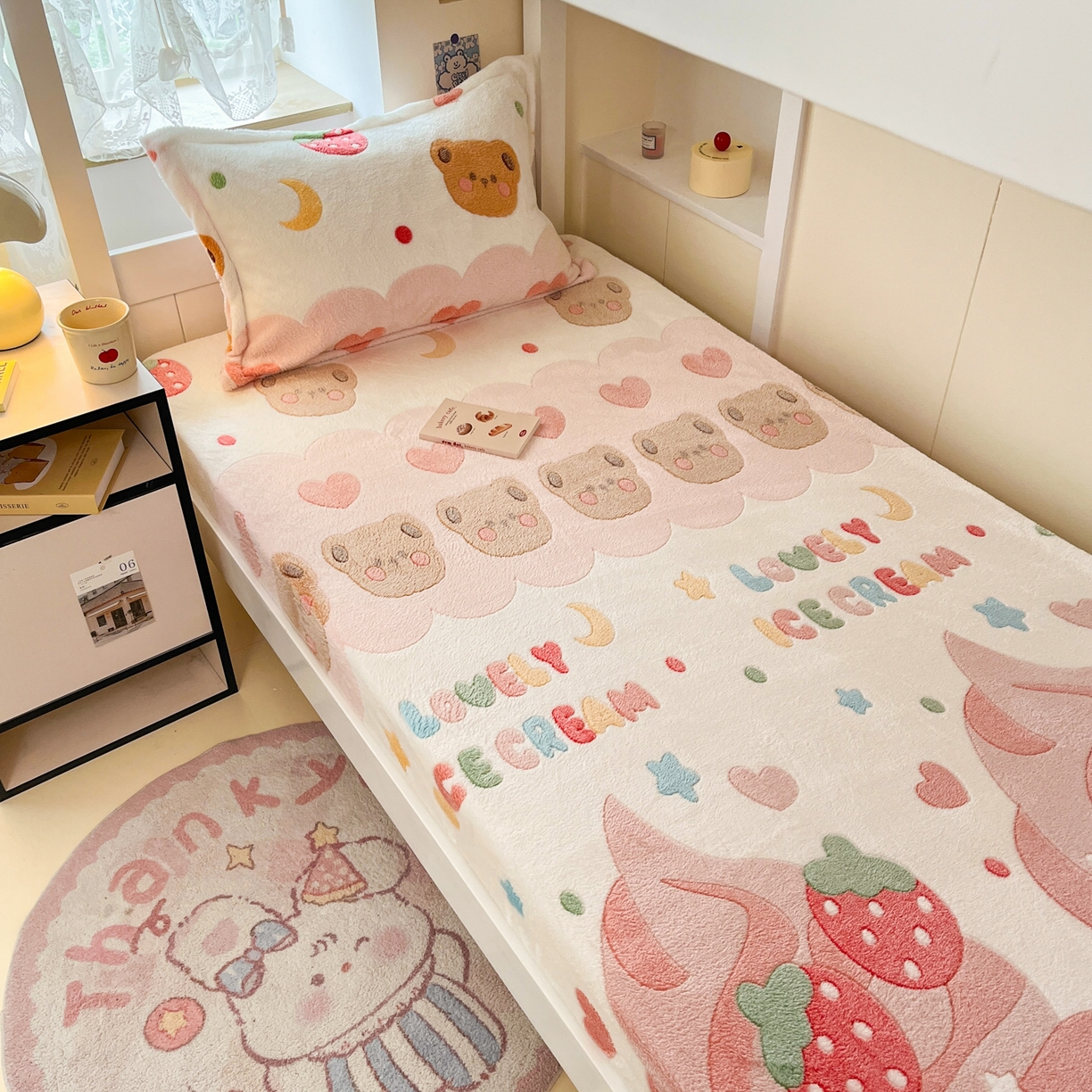 91家纺网 家纺一手货源 找家纺 川悦生活 2025新款雪花绒宿舍单床笠 床笠冰激凌熊