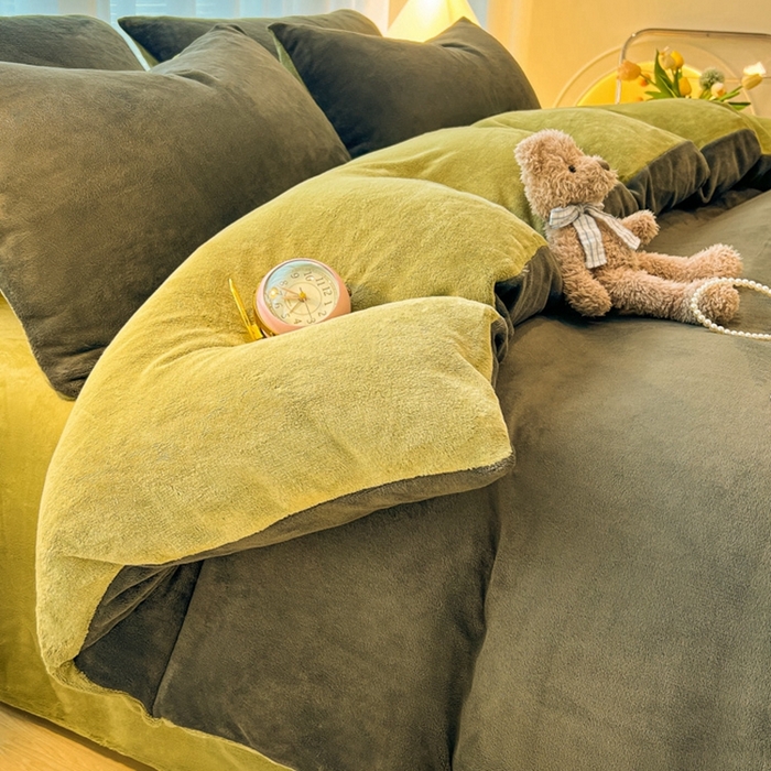 91家纺网 家纺一手货源 找家纺 悦织湾家纺 2025新款简约纯色牛奶绒四件套条纹轻奢时尚冬季加厚保暖床上用品学生宿舍三四件套 牛奶绒-深灰+抹茶