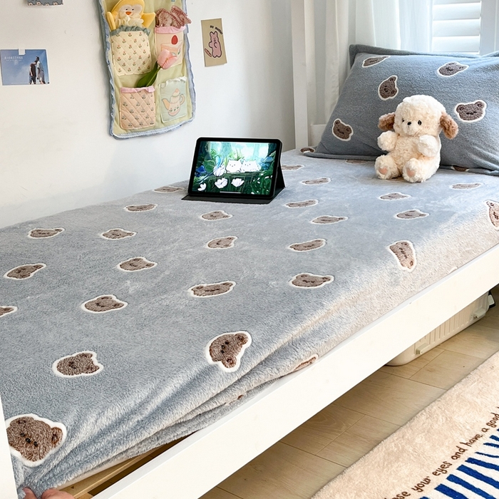 91家纺网 家纺一手货源 找家纺 川悦生活 2025新款雪花绒宿舍单床笠 床笠波波熊