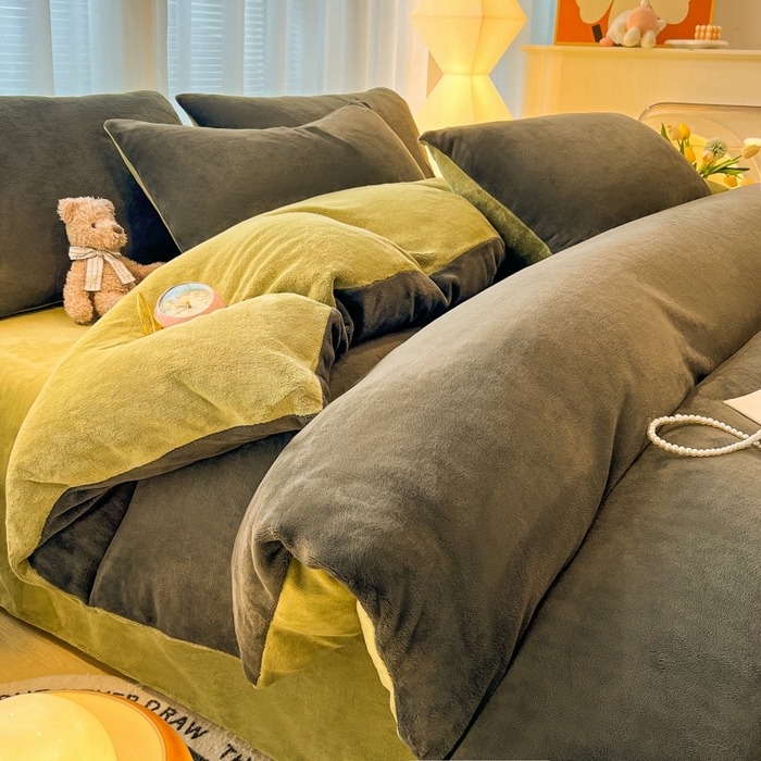 91家纺网 家纺一手货源 找家纺 悦织湾家纺 2025新款简约纯色牛奶绒四件套条纹轻奢时尚冬季加厚保暖床上用品学生宿舍三四件套 牛奶绒-深灰+抹茶