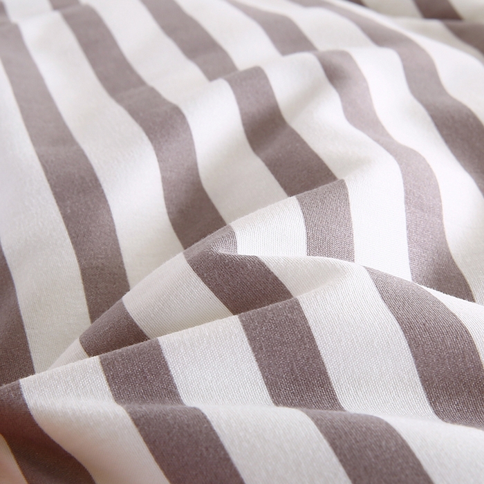 91家纺网 家纺一手货源 找家纺 欧朵 2025新款A类水洗棉豆豆绒被子冬被大豆被芯春秋被冬被 幼儿园 学生宿舍 四季被空调被子甜辣风-深灰条