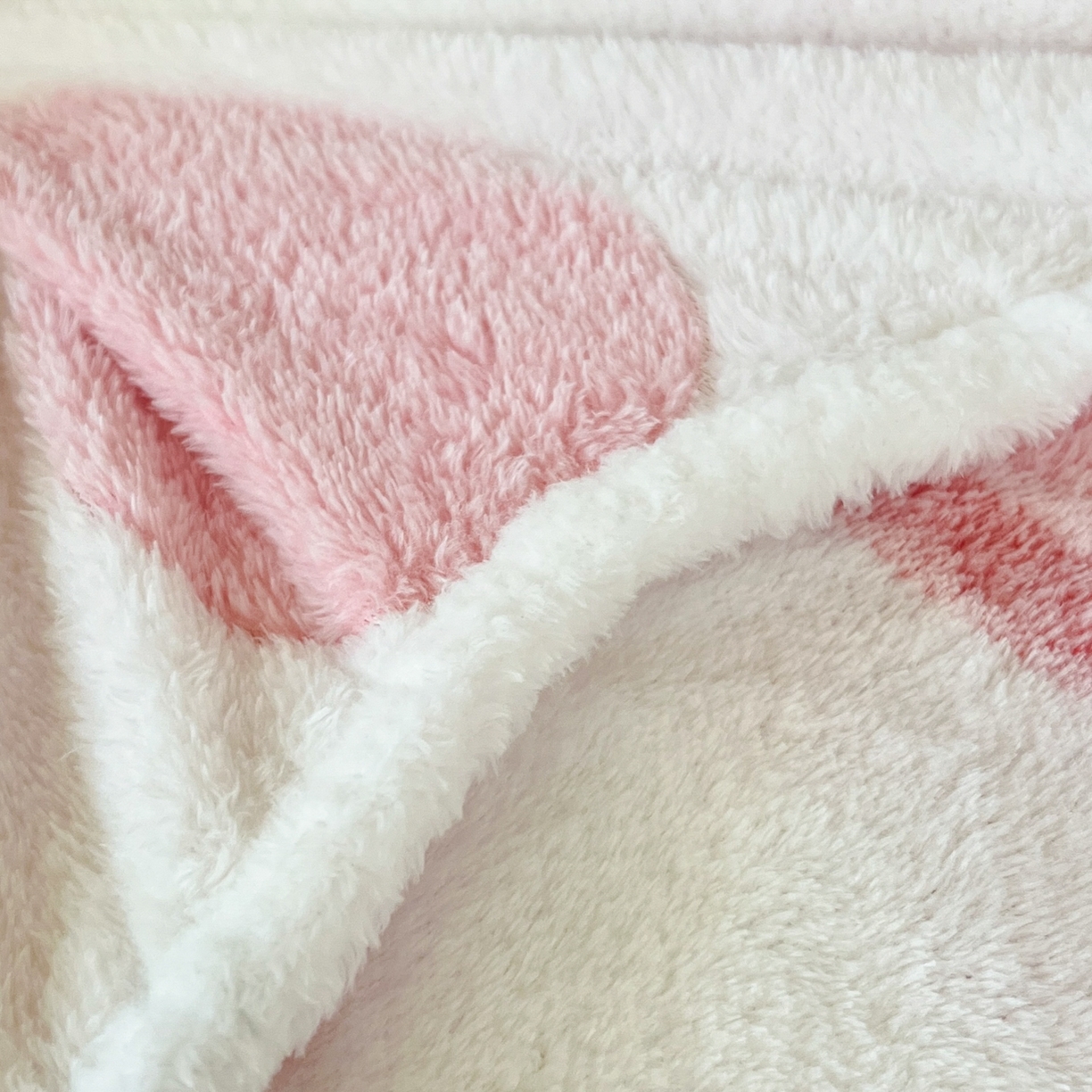 91家纺网 家纺一手货源 找家纺 川悦生活 2025新款雪花绒宿舍单床笠 床笠啵啵草莓