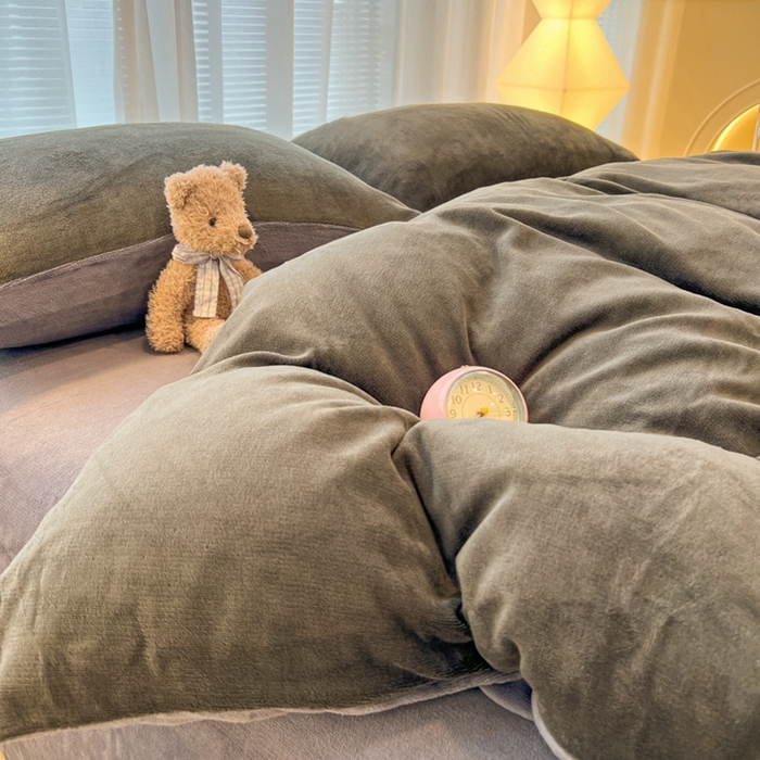 91家纺网 家纺一手货源 找家纺 悦织湾家纺 2025新款简约纯色牛奶绒四件套条纹轻奢时尚冬季加厚保暖床上用品学生宿舍三四件套 牛奶绒-深灰+浅灰